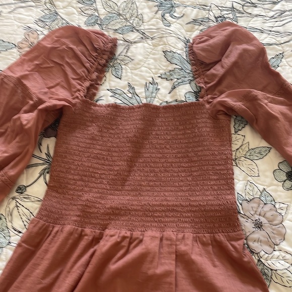 Reformation | Dunes Long Sleeve Smocked
Dress, SIZE 8 new with out tags - Picture 8 of 8